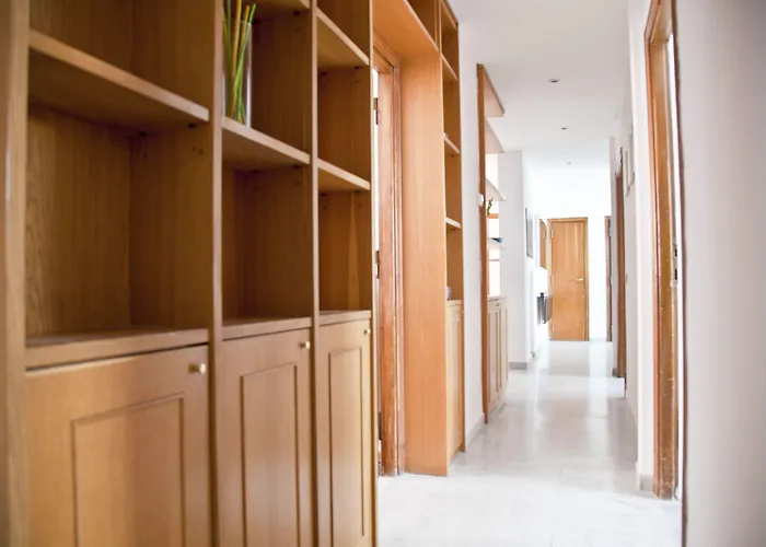 Kamchu Apartments: Ada